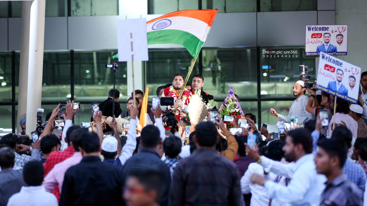 Umarkfarooqui's tweet photo. Shukriya Aurangabad! Thanks for giving such a warm welcome. 

I returned home after three years from England on qualifying as a Barrister. https://t.co/831sGRCROO