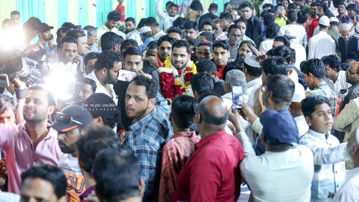 Umarkfarooqui's tweet photo. Shukriya Aurangabad! Thanks for giving such a warm welcome. 

I returned home after three years from England on qualifying as a Barrister. https://t.co/831sGRCROO