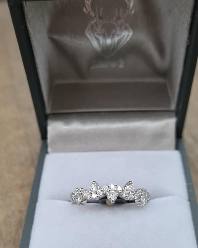 Are you looking for the perfect gift with the wow factor? Shaws Jewellery Workshop has an amazing selection of rings, you'll be spoilt for choice. ✨