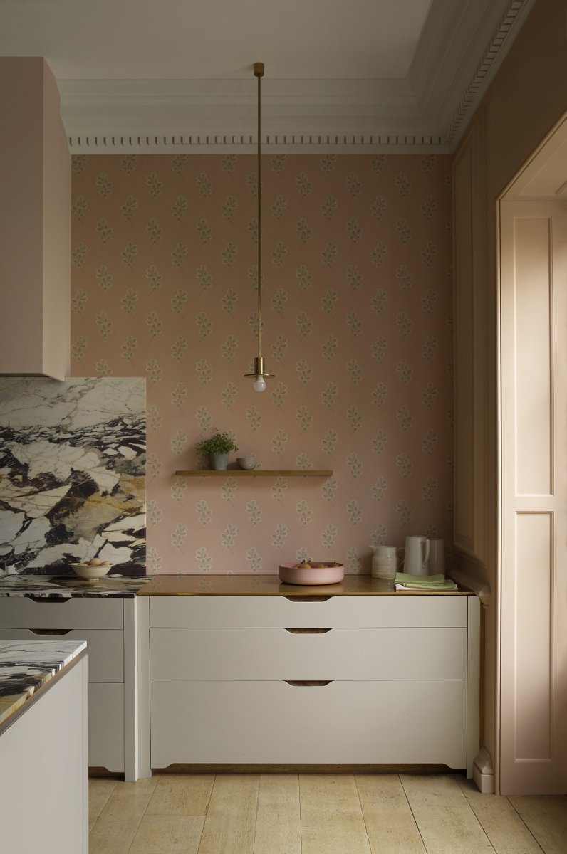 We think these two wallpapers, might make just the difference! In the new year. @paint_library 

Wallpaper 1 Book: Botany 
Wallpaper 1  Print: Hardy Palm Detail

Wallpaper 2  Book: Botany 
Wallpaper 2  Print: Honesty Detail

#paintlibrary #wallpaper