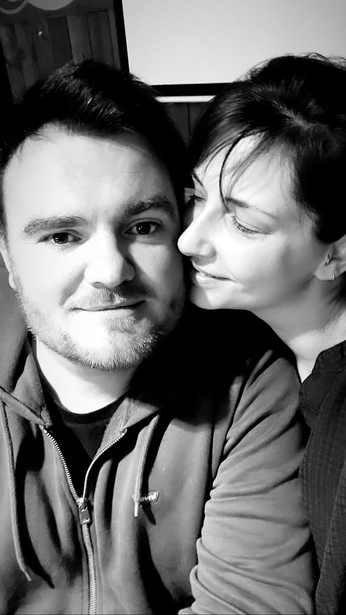 DikshaWells's tweet photo. Aujourd’hui c’est l’anniversaire de l’homme de l’ombre. Cet homme la, qui est derrière TOUS les projets EmiSphere !
Joyeux anniversaire mon amour 😘🎉 https://t.co/HAozQepVWn