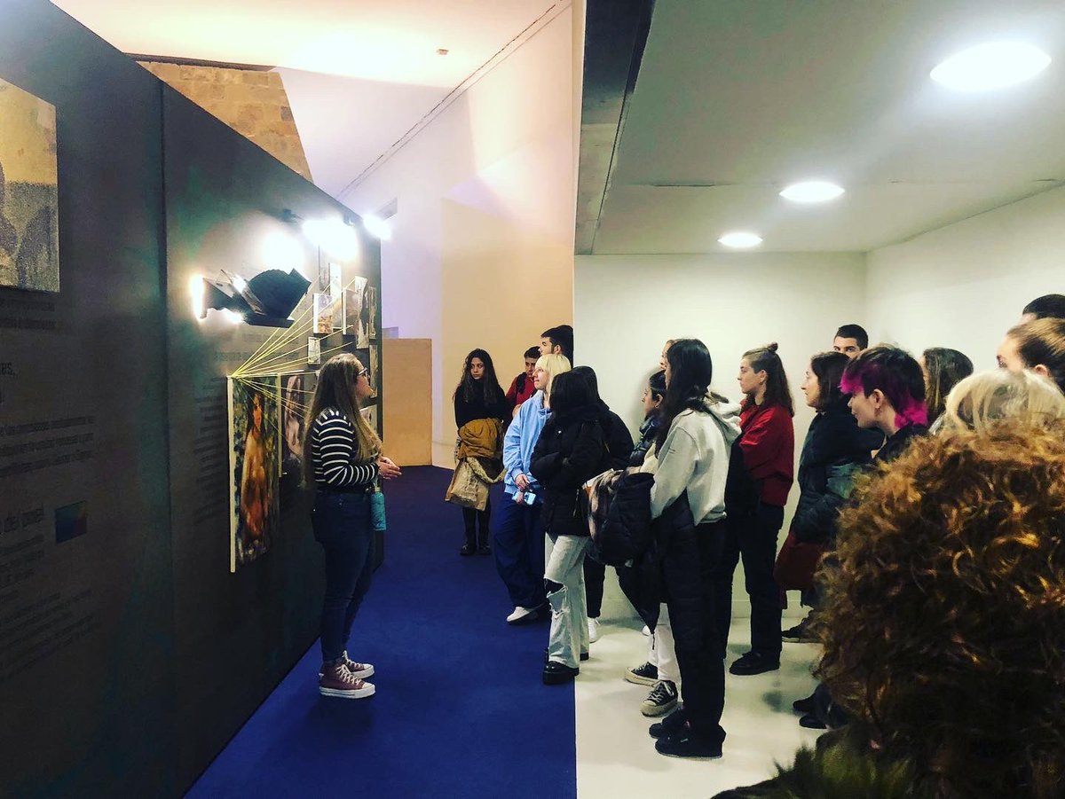 CiTextil's tweet photo. Mañana de expos con Grado Medio de Confección y Moda. Primero Impresionistas en @baluarte y luego Historias con Alma de Papel (de Mila García) en el Polvorín de la Ciudadela. @Pamplonacultura https://t.co/a5xiosMLq4