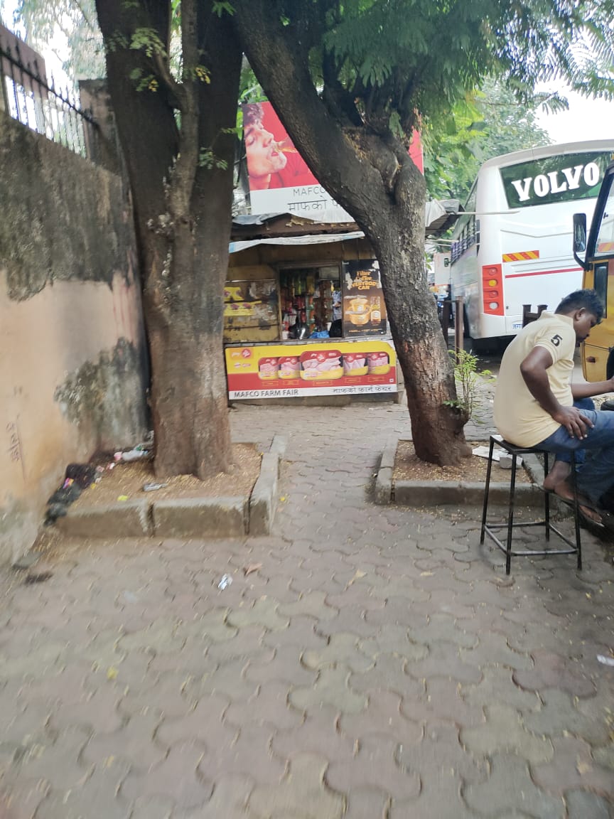 MNCDFbombay's tweet photo. This is the city of Mumbai, wherein competent authorities thrive of bribes from illegal businesses &amp; actions. Here's a case where despite multiple complaints 
NO ACTION TAKEN.
Add: Near Cafe VJTI, Pushpraj Building, 191, David S Barretto Rd, Wadala West, Mumbai.
#MNCDFcollective https://t.co/OfpYuVXGY9