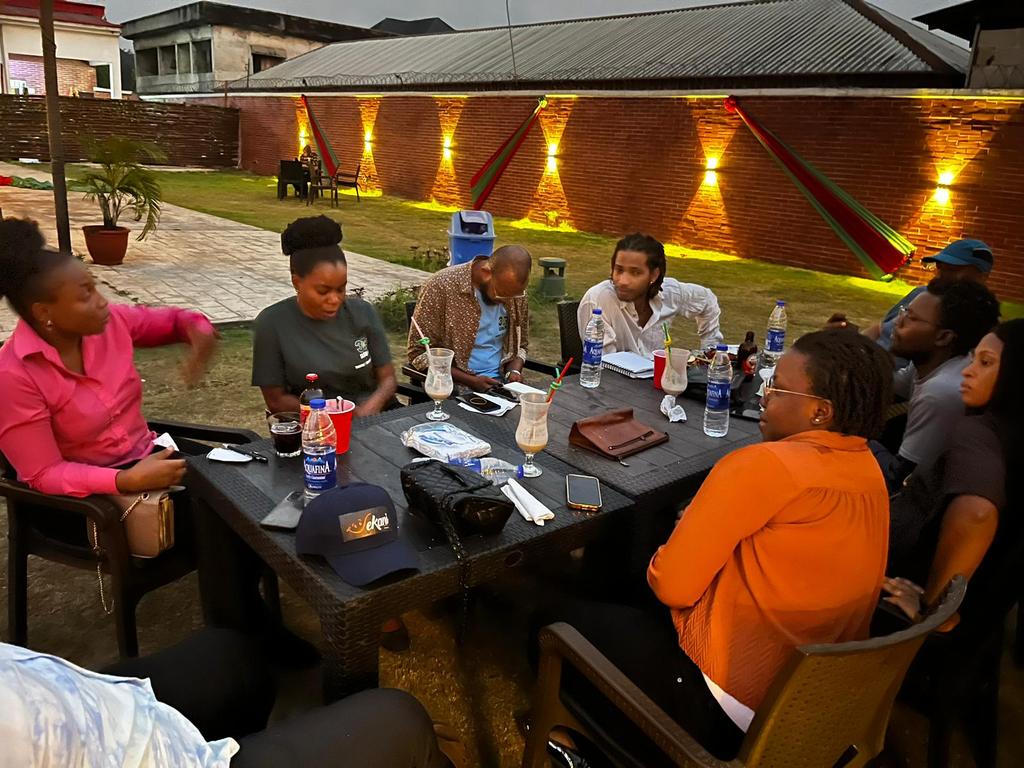 NzukoLabs's tweet photo. DEEPENING COLLABORATIONS AS WE PREPARE FOR A NEW YEAR:

To mark it’s close of year, Nzukolabs feted a select group of leading Tech Practitioners in Owerri, Imo State. https://t.co/yE83FGT43s