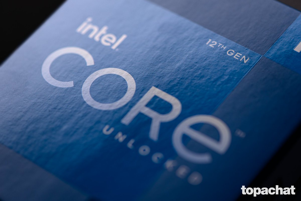 <a href="/IntelFrance/">Intel France</a> 🎄 #PetitPapaTopAchat 
Retrouve dans le #SetupFinal : le superbe <a href="/IntelFrance/">Intel France</a> i7-12700KF, idéal pour jouer 💪

topachat.com/pages/detail2_…

Participe ici ! ⬇ 
x.com/TopAchat/statu…