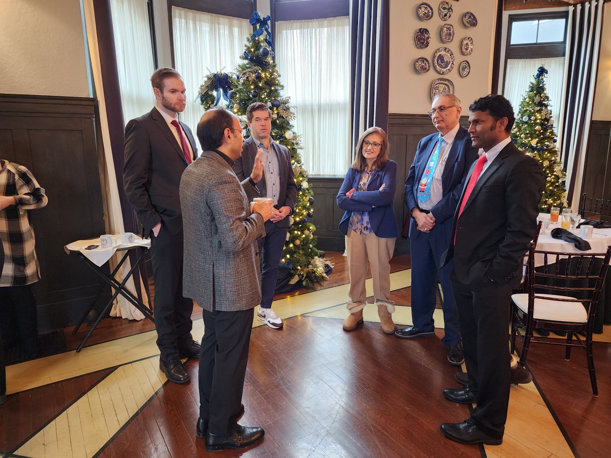 SenduraiMani's tweet photo. Holiday gathering of my lab members with amazing colleagues and friends, including the CC director @weldeiry at The Hope Club. The Mani lab @BrownUCancer @BrownMedicine @BrownUniversity  wishes you and your family Happy Holidays, Merry Christmas  &amp; Happy New Year. https://t.co/gZnvWgHUVX