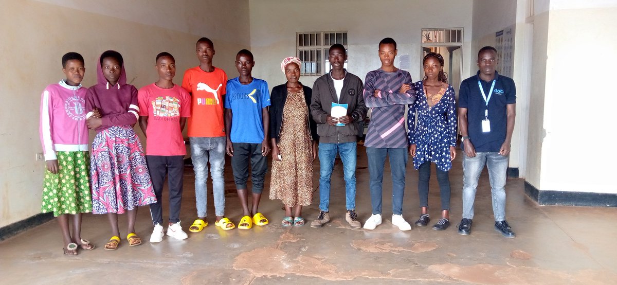 EngTuganimana's tweet photo. Today,23rd Dec 2022 at KIREHE YEGO Center,Participants of Digital Skills for Business Continued to get Coaching about use of Computers #DaringToShiftProgram @DOTRwanda @KireheDistrict @AimeeNoella @jndayambaje @Ndikemma @NzirabatinyaMo4 https://t.co/u6ybH2ayyi
