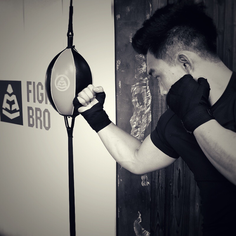 MyFightBro's tweet photo. FightBro's Easy To Install Double End Speed Bag For Home Fitness~

#fightbro #myfightbro #mmagear #fightwear #mmatraining #workout #Boxing #reflex #speedbag https://t.co/9kTvQZGhHU
