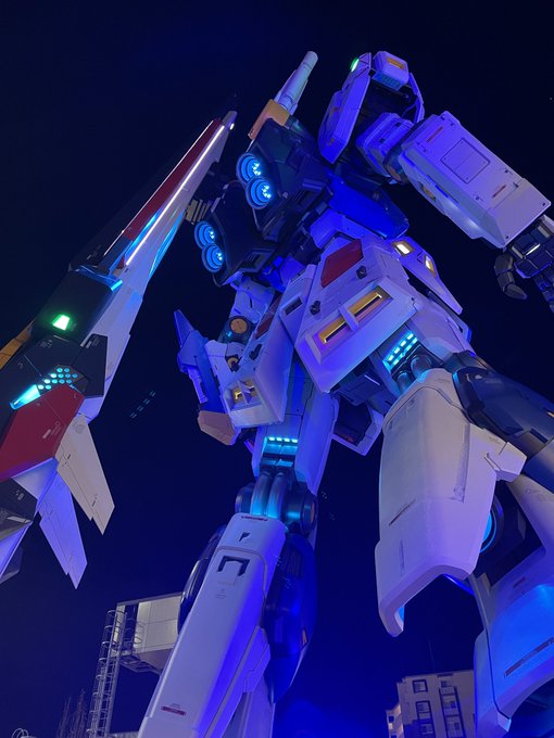 夜に来るの初めてだから、改めて見ると迫力あるなぁ。 