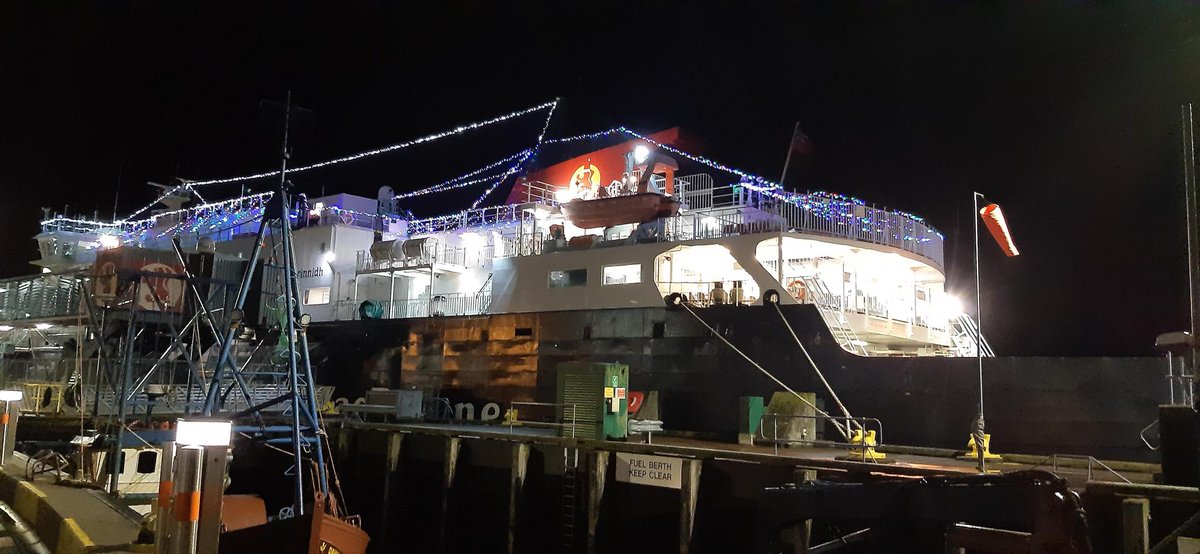 The crew of MV Clansman always go all out with their decorations, bringing a bit of Xmas cheer to a cold and wet night in Oban this week!