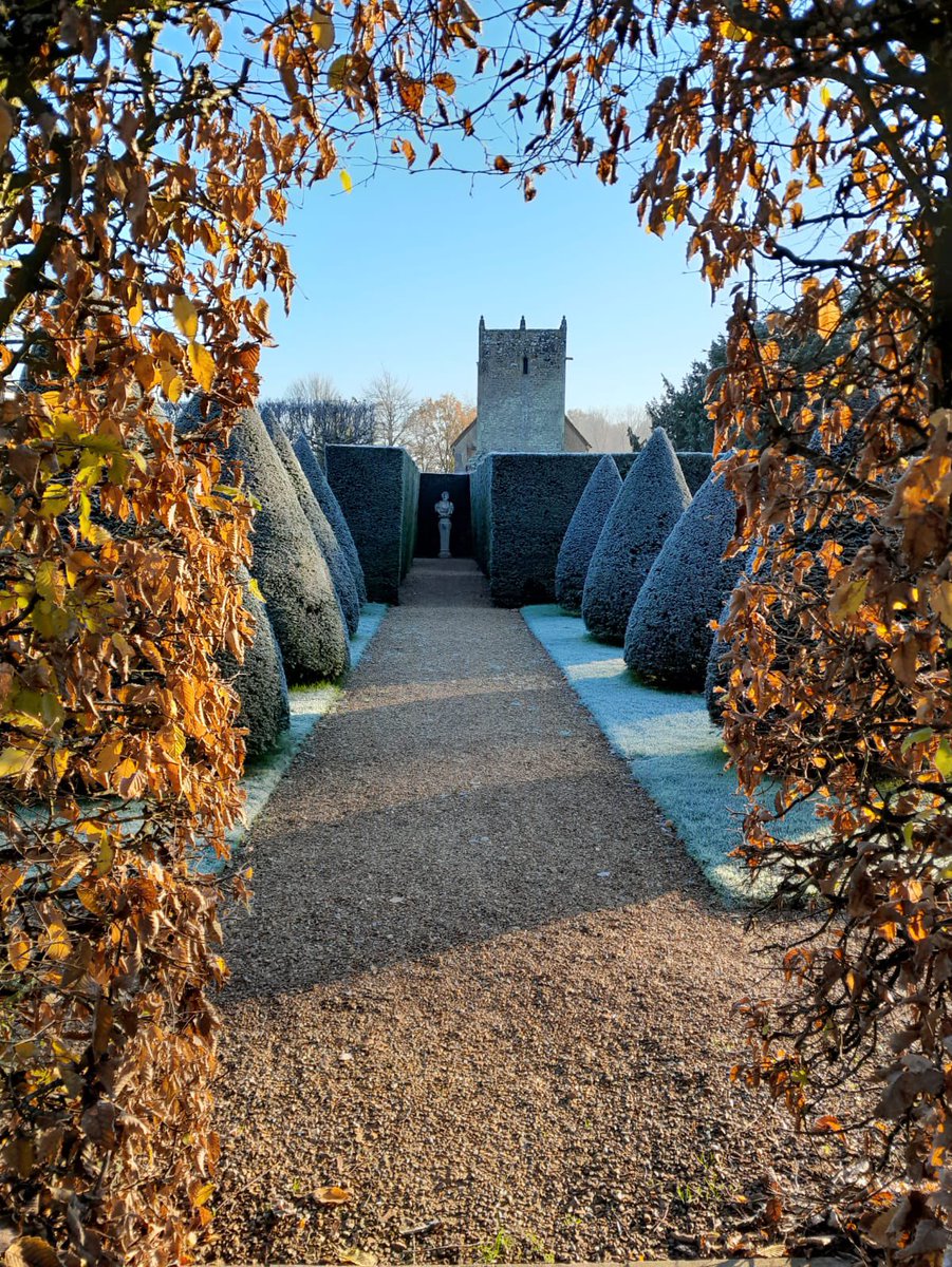 Woolbeding Gardens tweet media