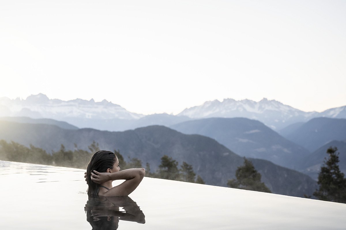GermanyMagazine's tweet image. We're probably not alone in eyeing up a relaxing retreat right now. One we keep coming back to is located on the southern Tschögglberg, with breathtaking views of the Dolomites. So obviously we had to investigate further.
discovergermany.com/enjoy-mountain…
