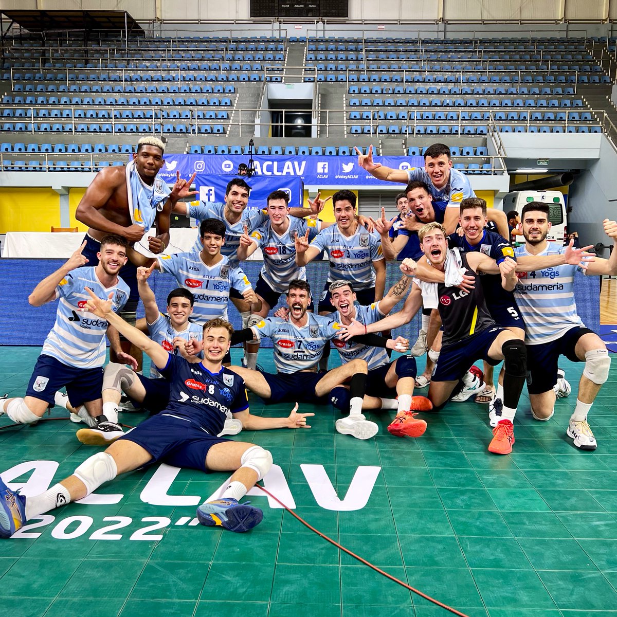 CiudadVoley's tweet photo. ¡¡Bueeeen díaaaaa para los campeones de la Copa ACLAV 2022!! 😏 https://t.co/Uh0Ph0EBDU