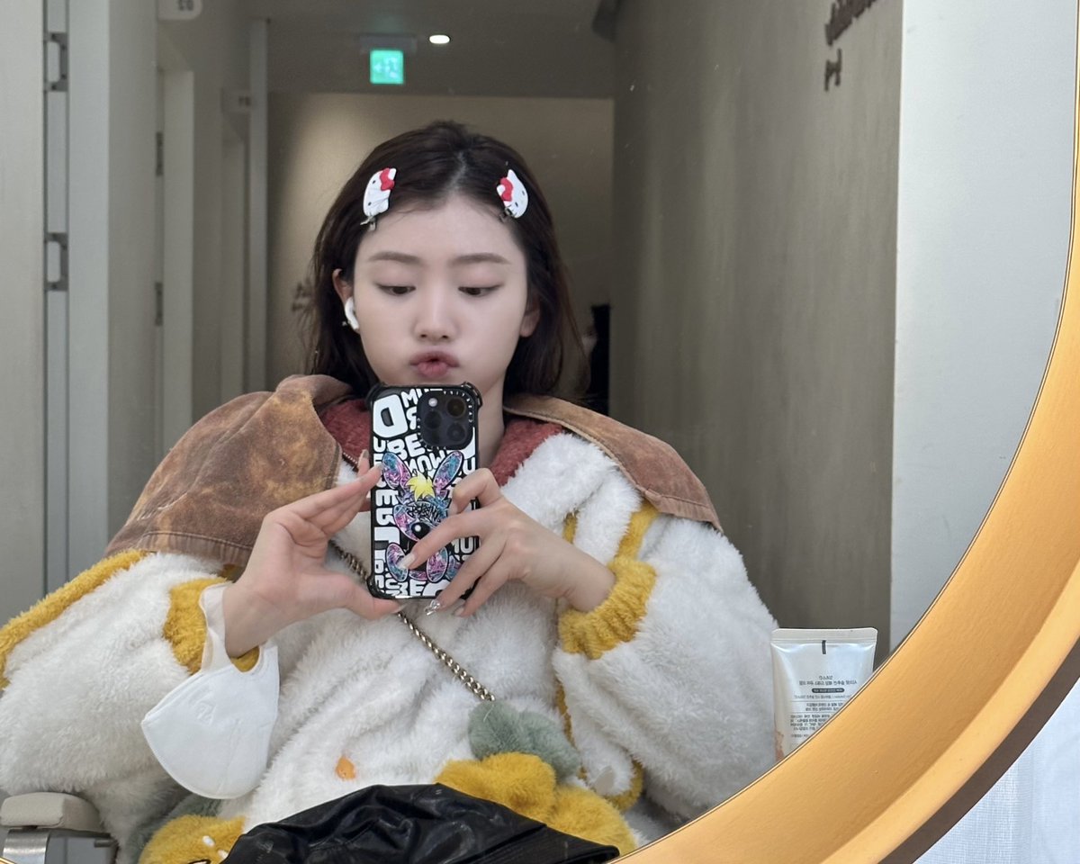melont1ng's tweet photo. 하나에게만준비된선물같다.. https://t.co/WSL0W8K7Tp