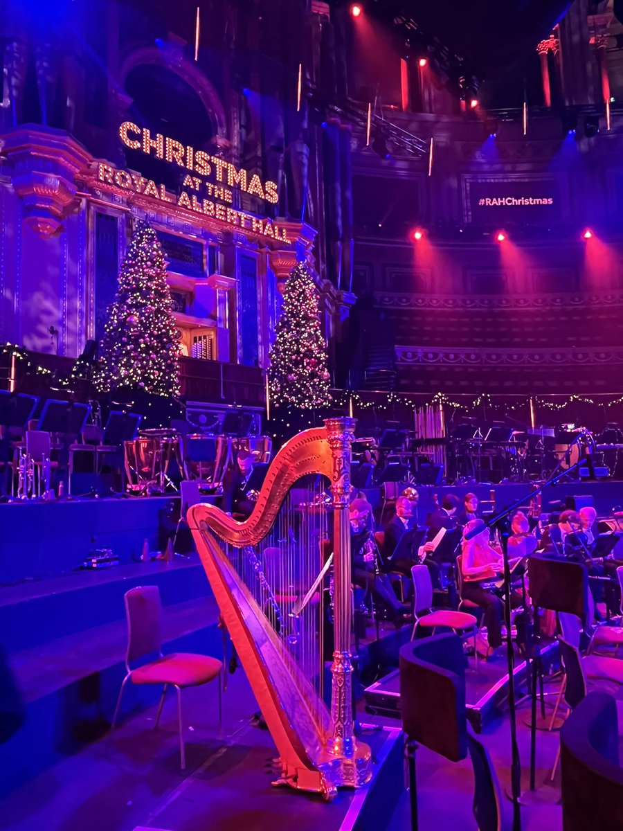 Best way of celebrating my birthday. Singing with carols at the Royal Albert Hall with the always breathtaking Royal Philharmonic Orchestra! #rahchristmas