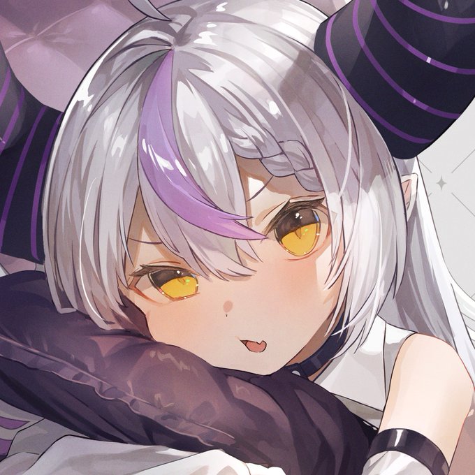 Thatさんの新刊の御本にゲストとして寄稿させていただいておりますー!!冬コミ行かれる方は是非!  