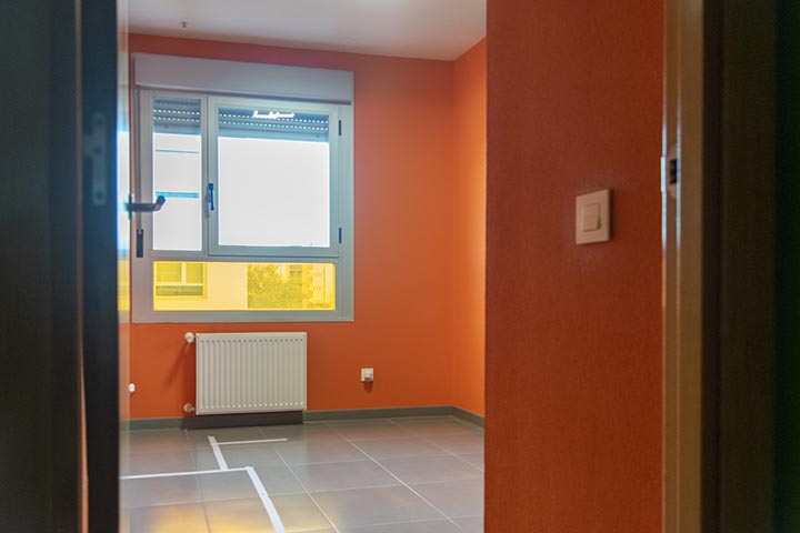 Bellhogar's tweet photo. Hemos transformado esta habitación con un color estridente en un bonito y amplio vestidor. Actualizar esta habitación era de suma prioridad! 😅 https://t.co/dmdZVXiMZL