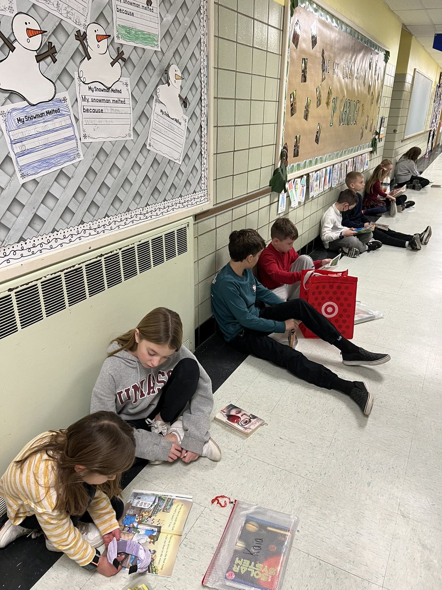 Reading Buddies are back and the kids had a blast! Thank you to Mrs.Sproull’s fifth grade friends for reading with us!
