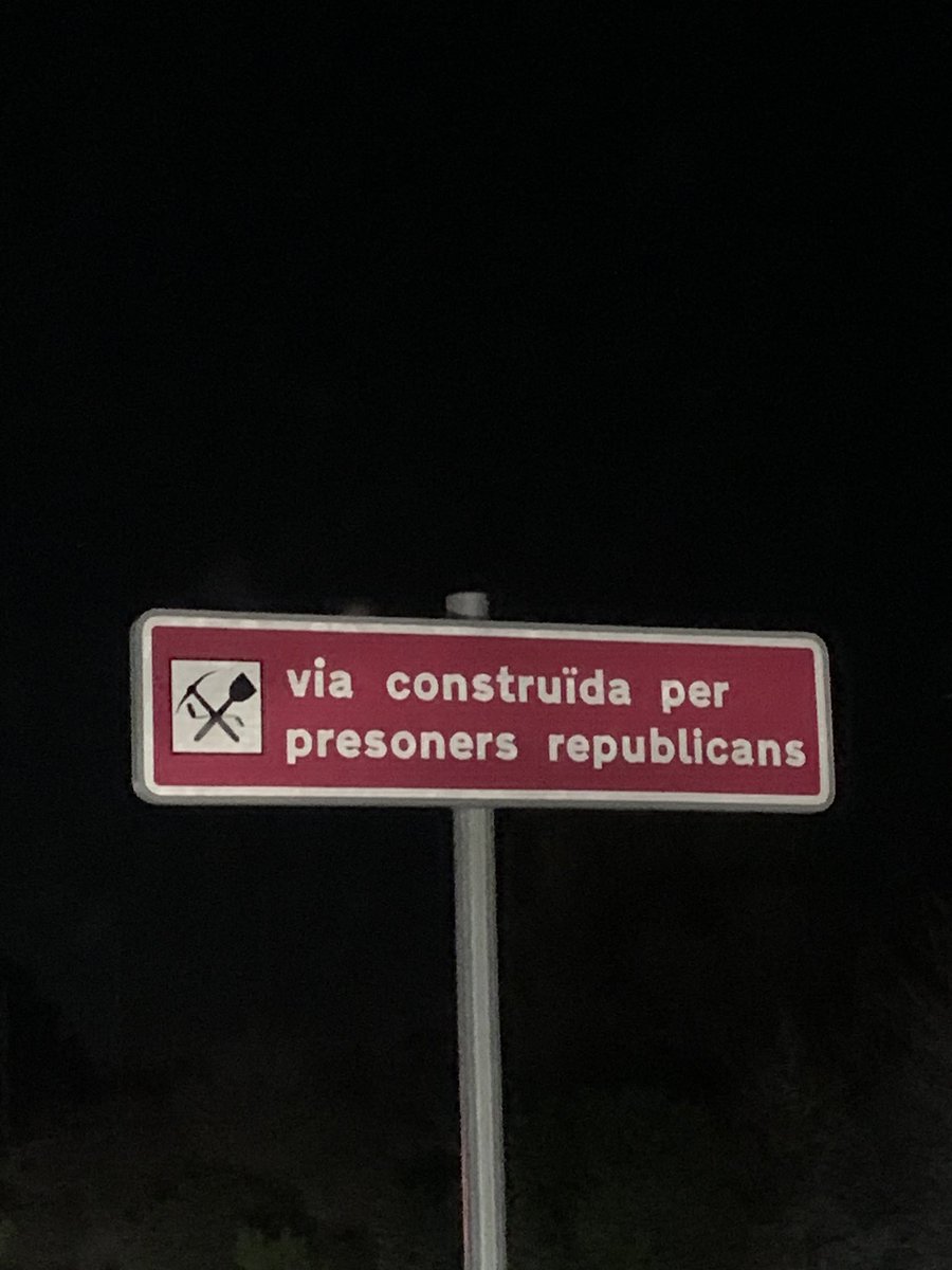 Pilardiary's tweet photo. ¿Y que tiene de interesante esto sra @F_Armengol en ma carretera de Cabo Blanco? Gastar dinero en estas tonterías en vez de hacer uso necesario de el. ¿Alguna chorrada mas antes de que pierdas las elecciones? #mallorca https://t.co/ORMHpyQTKZ