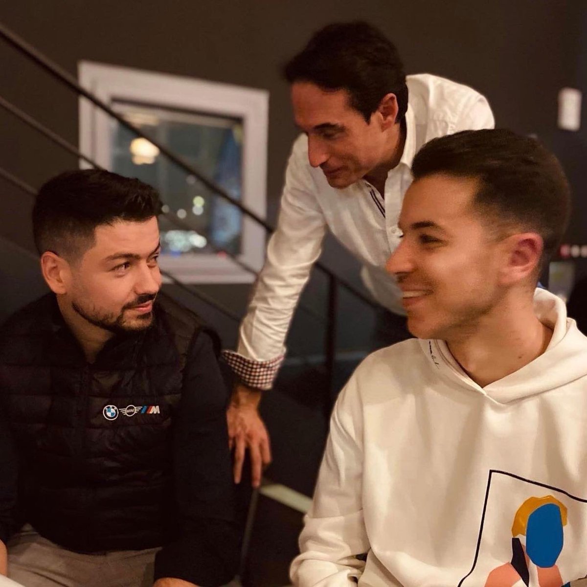 #WeAreAltitude 
✨🤶🏼🍾 🎄🎁🦌🥂☃️🎅🏼🏎️

☃️ Échanges chaleureux pour nos Collaborateurs et leurs conjoint(e)s lors des soirées de #Noël 

🎁 opportunités de leur dire merci pour leur investissement 💚 au service de nos Clients 

🎅🏻 BELLES FÊTES !

#ExpérienceCollaborateurs #Xmas