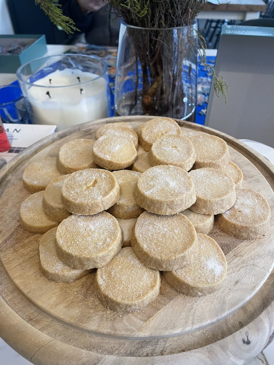 Was forced to hand over the baking of the annual Christmas shortbread to the 11 year old this year… reckon she nailed it though ♥️

@chefneilforbes recipe always 🤤

#christmastraditions #christmasbaking
#ChristmasEveEve