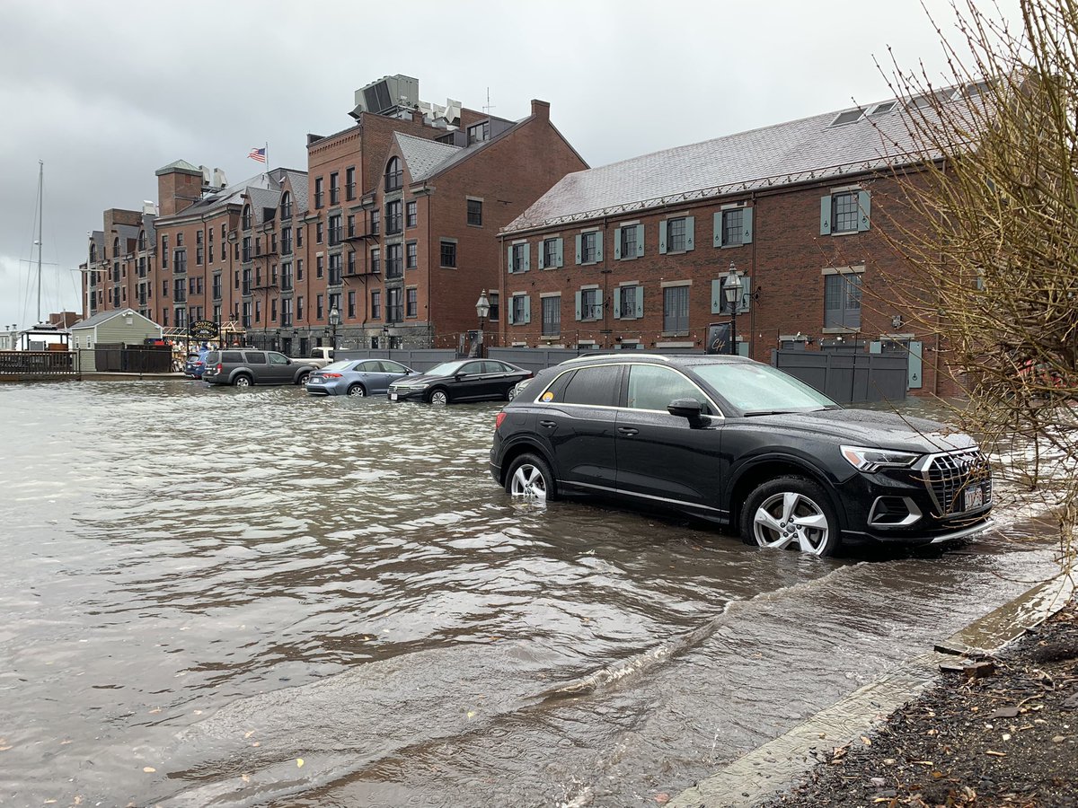 Car parked behind the Chart House, 15 mins before high tide.
