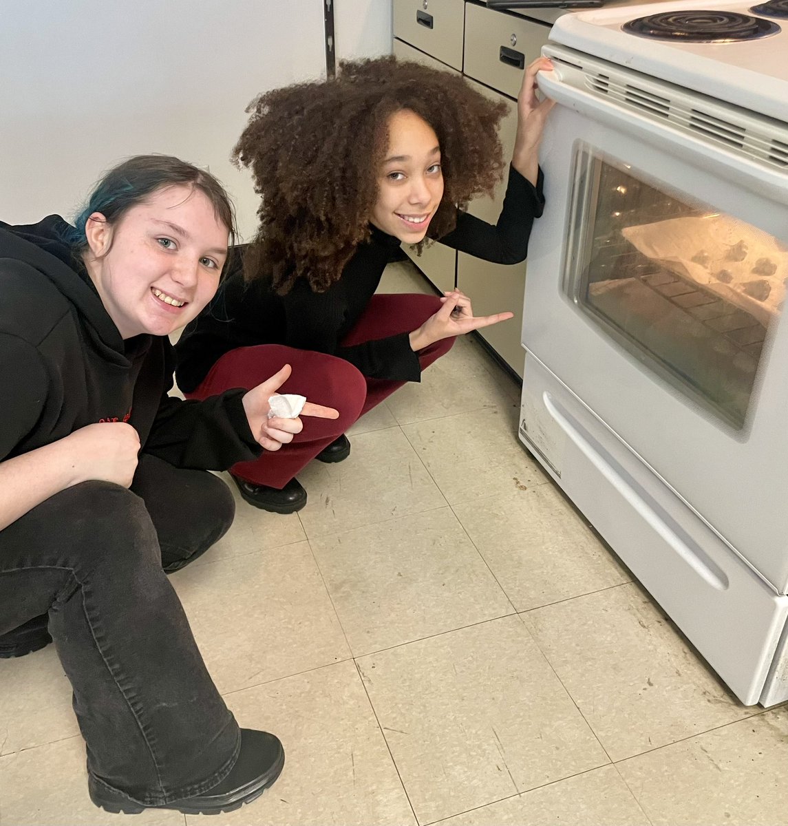 Et #voila! Nous sommes très fiers de nos élèves! #extraordinaires #buchedenoel <a href="/jacques_pepin/">Jacques Pépin (KQED)</a> #WeAreBHS #BPatriotProud #frenchcooking #lovemyjob <a href="/BinghamtonCSD/">Binghamton CSD</a> #frenchIB