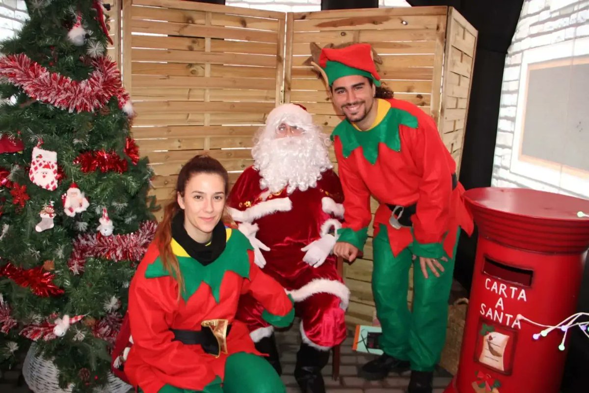 Arganda_Ayto's tweet photo. Papá Noel está recogiendo las cartas de los más pequeños hasta las 14:00 horas en la Avenida de Berlín, en la zona de Parque Europa, donde también se puede disfrutar de juegos, pintacaras y un decorado navideño #NavidadenArganda #Arganda https://t.co/2wLp9R3CGI