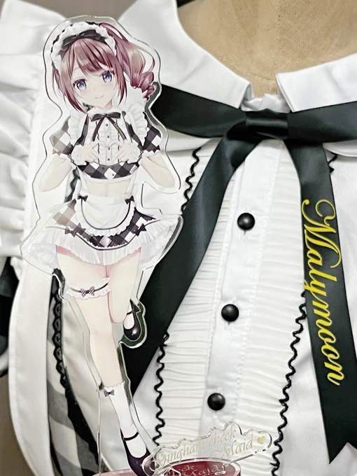 C101新作グッズ「ギンガムチェックメイド♡アクリルフィギュア」届いたので早速組み立ててみました!
メイドさん可愛いです❤️ #C101 