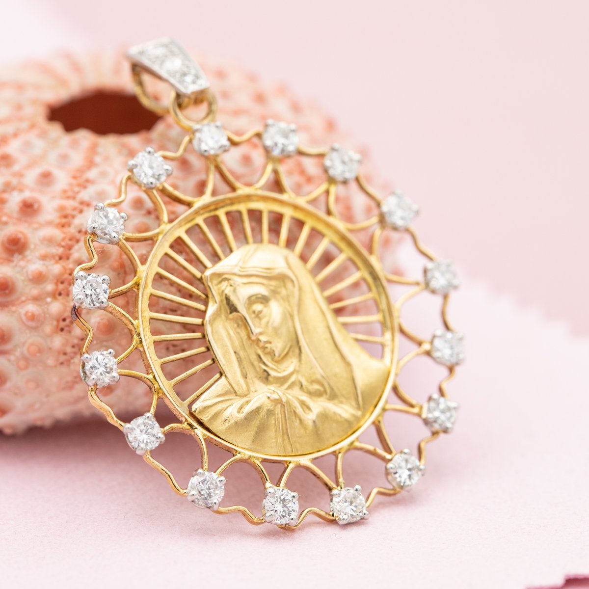 MagicHouseof's tweet photo. For sale is this extraordinary Estate European mother Mary charm. This royal charm depicts a lovely virgin Mary. In the center we see a raised bust of the Veiled Virgin Mary in a satin finish. This medallion is encircled with a big...

https://t.co/iGlkljdPYw https://t.co/0uLr9M2JaX