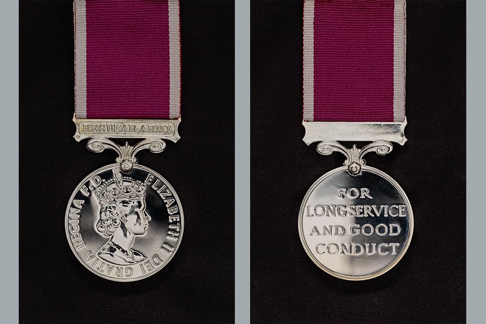 LodgeCafe1's tweet photo. @JohnnyMercerUK Look at the medals... 

SAM 1982 - OK

Second Medal? No Idea - ribbon colour is VC so in the wrong place and shape or possibly Army LSGC, but no white borders!

Third Medal? Possibly the unofficial British Forces Campaign Service medal?

Did anyone vet this 'vet'? https://t.co/5CTcsmagqM