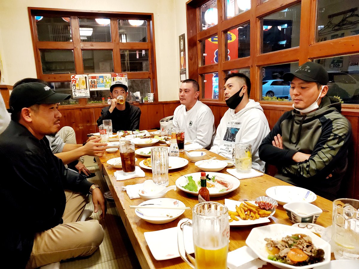 Zion3377's tweet photo. 居酒屋で職場の忘年会
美味しいもの食べて飲んで
楽しかったです🍺🍶
#居酒屋味自慢
#沖縄市胡屋
#忘年会　#飲み会
#仕事仲間　#沖縄市 https://t.co/irXMZqaDnd