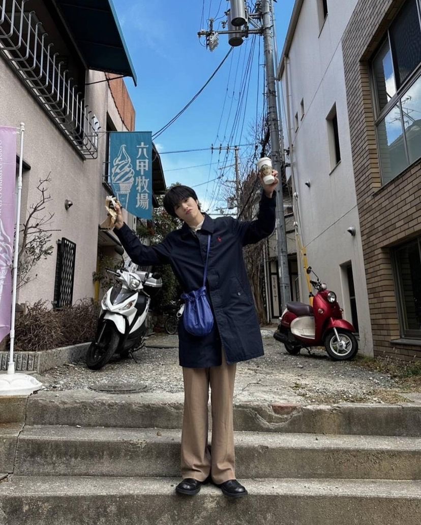 FkqaiojUYAACGnq?format=jpg&name=medium