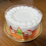 「ケーキの飾り入れ忘れた」と連絡が来た。一つの思い出かなと思い箱をあけたら「思っていたよりも寂しい状態」だった。