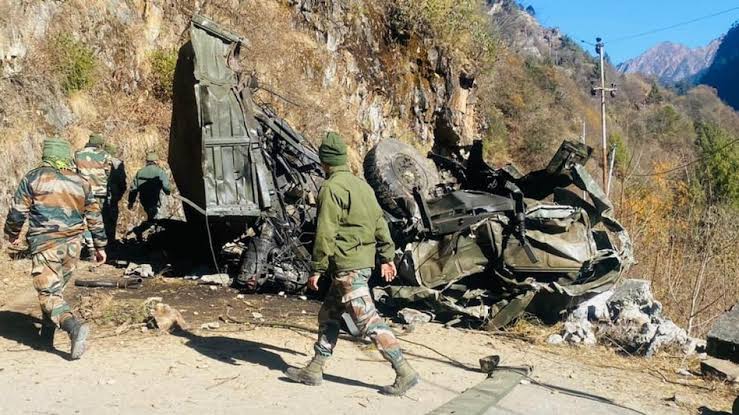 उत्तरी सिक्किम में भारतीय सेना की गाड़ी के दुर्घटनाग्रस्त होने के कारण 16 जवानों के शहीद होने की अत्यंत दुःखद सूचना मिली।
ईश्वर दिवंगत जवानों को अपने श्रीचरणों में स्थान दें।
मैं घायल जवानों के शीघ्र स्वस्थ होने की कामना करता हूं।
#NorthSikkim