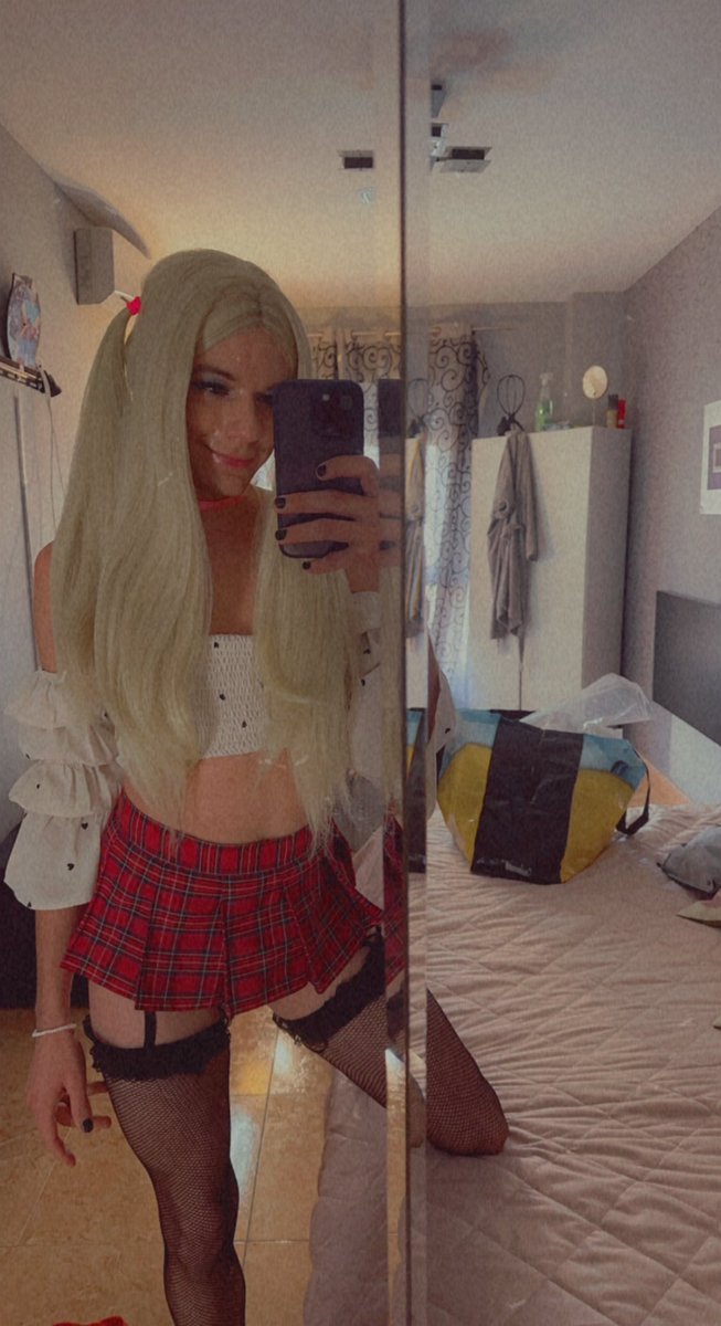 Sara_Madisson's tweet photo. One from yesterday and one from today🤳 #BeautifulWomen #chaturbate #sexy https://t.co/PcvMYc98kH