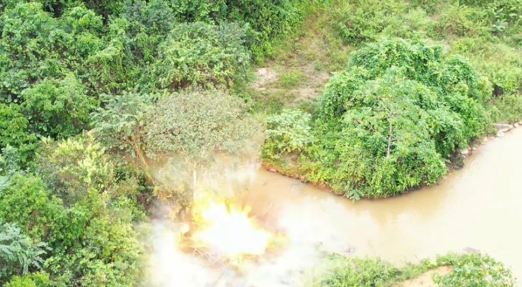 Los Parques Nacionales están protegidos por el Estado. No se permitirá explotación a cielo abierto, irrespetando el ordenamiento territorial establecido por el Estado.

#EscudoBolivariano2022