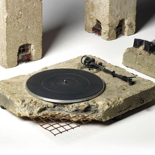 _MattLamont's tweet image. Turntable and speakers designed by Ron Arad in 1983. decodedmagazine.com/ron-arads-icon…