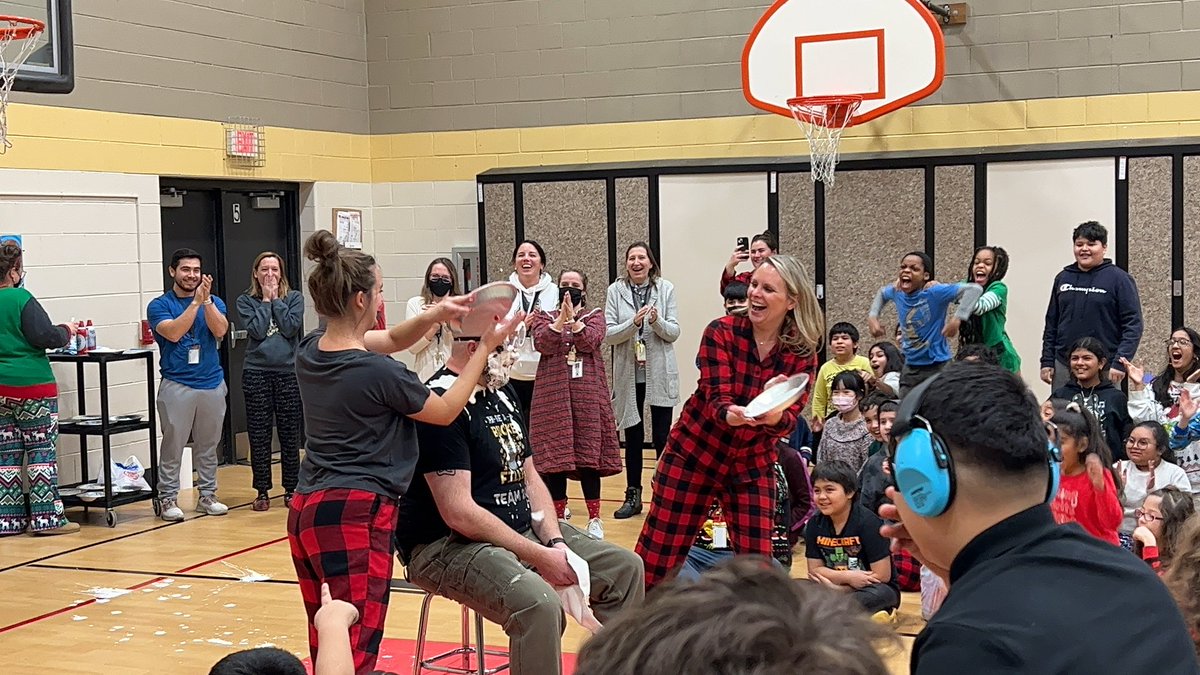 Diamond Lake District 76 tweet media