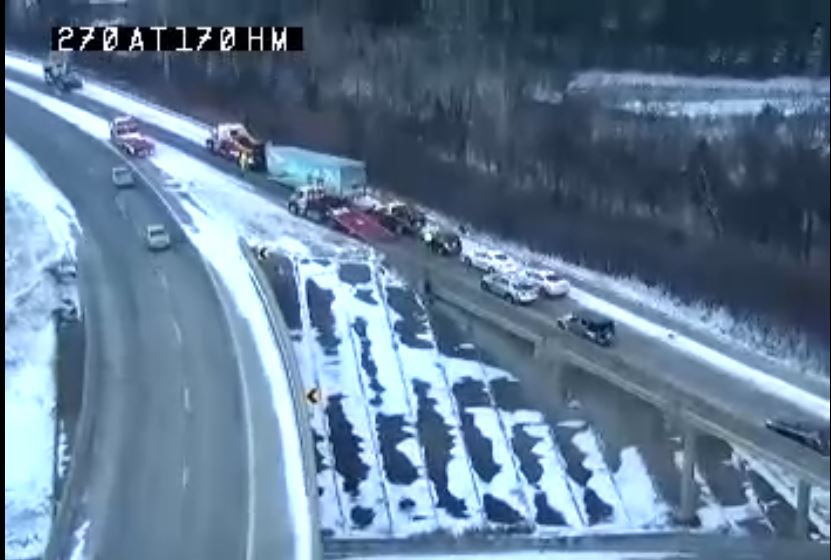 RealMonicaAdams's tweet photo. 170 SB to 270 EB ramp blocked @ksdknews #sltraffic https://t.co/6EAbsN51Mt