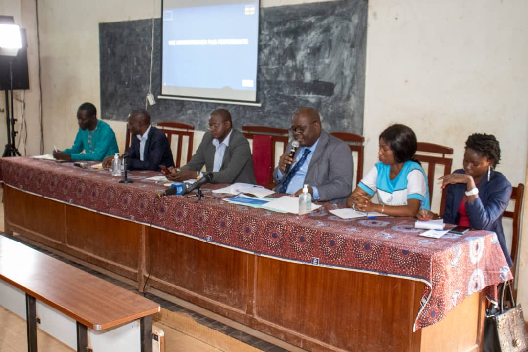 Rencontre-débat ce 20 décembre à l'Université de #Bangui avec les journalistes et les étudiants autour du Programme #REJUSEC financé par #UE. Une opportunité pour mettre en relief les enjeux de la réforme de la justice et son impact sur la vie des citoyens centrafricains.