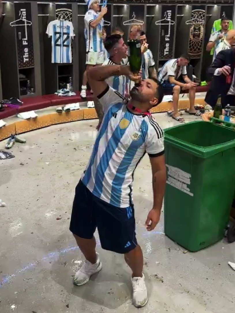 LopezFeed's tweet photo. Cómo voy a pasar las fiestas! https://t.co/y2glJFQasr