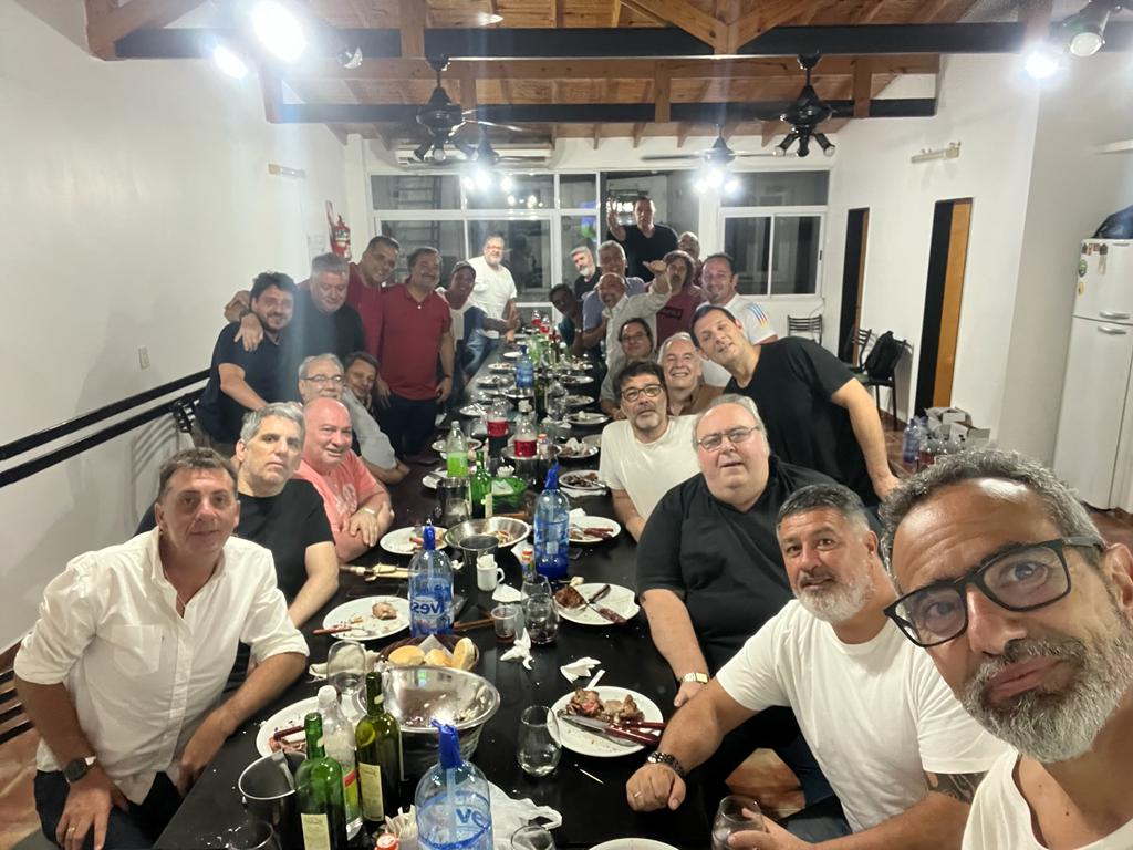 wberardo64's tweet photo. Con esta banda loca..... https://t.co/7gVURPD7QO