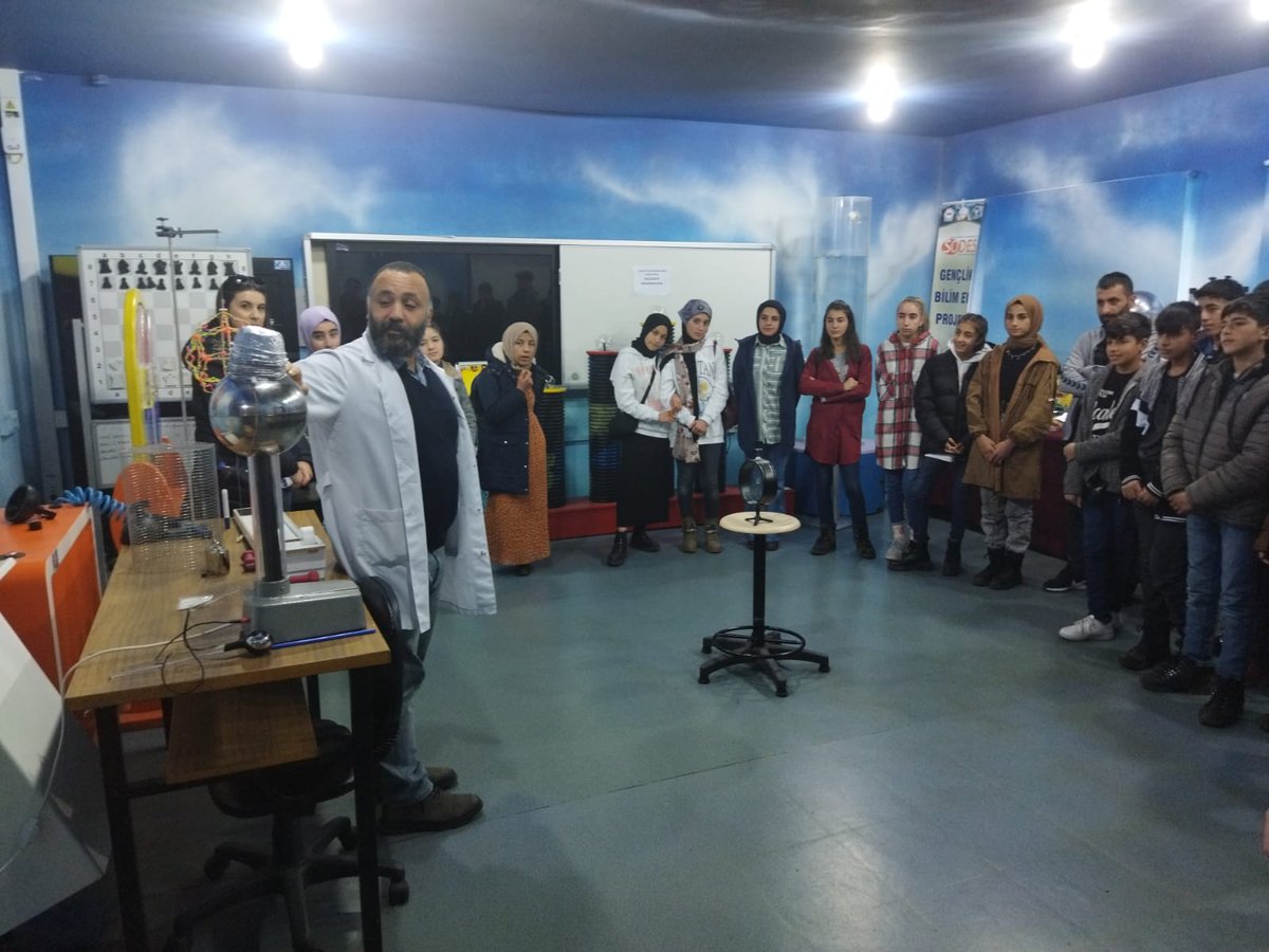 Öğrencilerimizin motivasyonunu artırmak amacıyla Bingöl Merkez'deki liselere gezi düzenlendi.
<a href="/bingolmem/">Bingöl MEM</a> <a href="/halilyucel6060/">Halil YÜCEL</a> <a href="/halukcakan12/">HALUK ÇAKAN</a> <a href="/yusuf_tokus/">Yusuf TOKUŞ</a> @KarliovaMEM <a href="/Maliyldz12/">Mehmet Ali YILDIZ</a> <a href="/emrahdemrbag23/">Emrah Demirbağ</a> <a href="/Azizbingoll/">Aziz BİNGÖL</a>