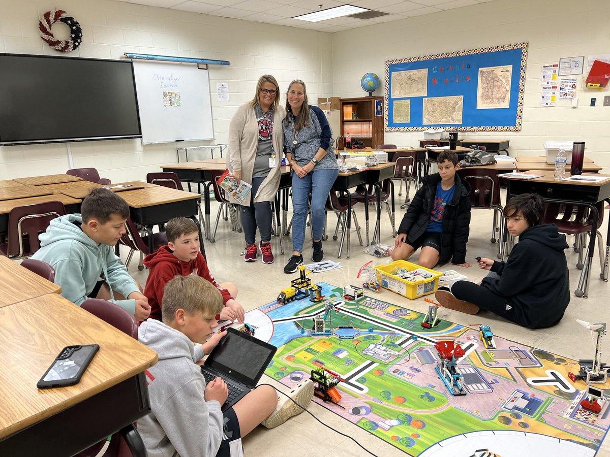 Lisa Darrow tweet media