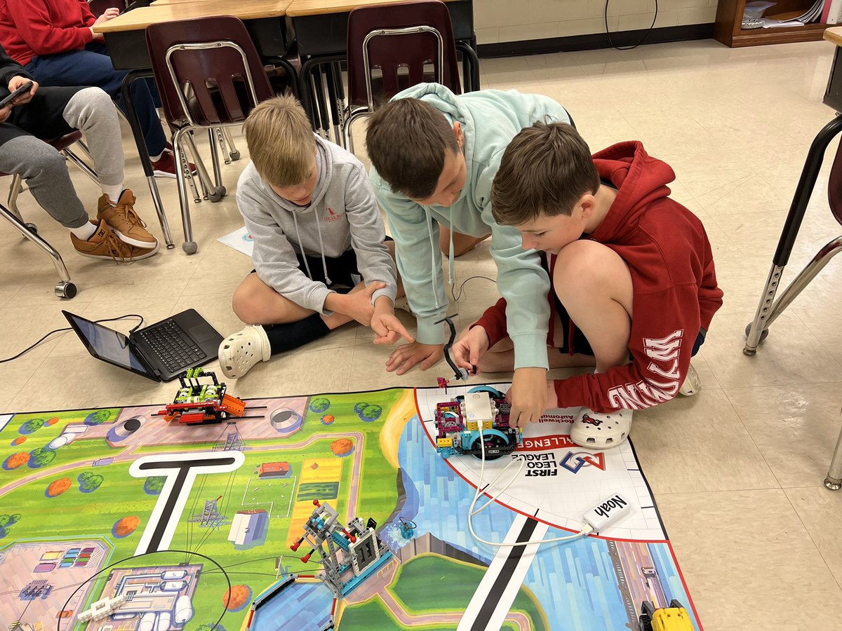 The <a href="/WoodstockMS/">Woodstock MS</a> robotics team was able to compete in the <a href="/firstlegoleague/">FIRST LEGO League</a> regional competition. We learned a lot and had a blast! Thanks so much for hosting us <a href="/MillCreekCCSD/">Mill Creek Middle School</a> #WMSSTEM