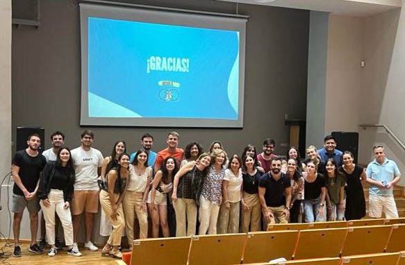 meesandi's tweet photo. Hace un año, nos lanzábamos a la aventura. Hoy: creamos MINKA, #cienciaenequipo para la salud, con estudiantes, docentes e investigadores de diversas carreras de la UNS #interdisciplina https://t.co/L7ih0T3KoW
