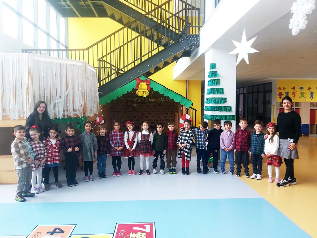 tededirnekoleji's tweet photo. Anaokulu öğrencilerimiz “Global Citizenship-Küresel Vatandaşlık” çalışmaları kapsamında bu ay İskoçya ülkesini işlediler. Bayrağını, kalelerinin özelliklerini incelediler, geleneksel enstrümanı olan #gayda'nın sesini dinlediler, geleneksel kıyafetlerinden #kilt'i tanıdılar. https://t.co/t395NHMxoC