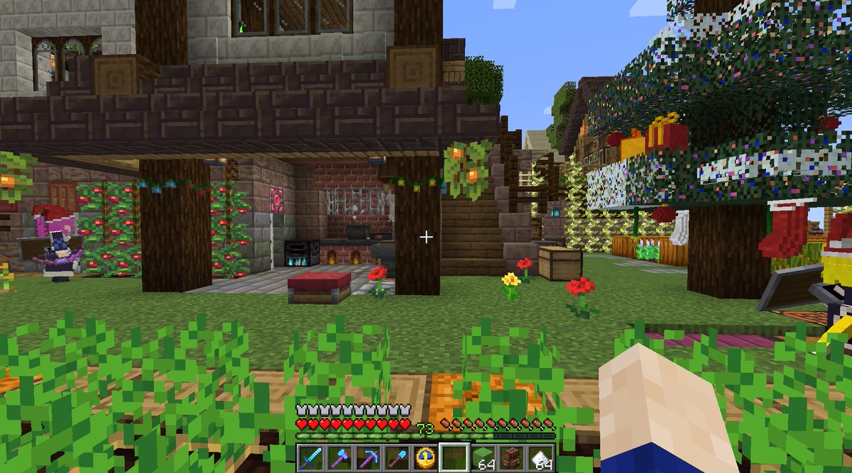 ComanHoliday's tweet photo. ＃Minecraft #マイクラ #LittleMaidReBirth #ChristmasFestivityMod　
クリスマスツリーを飾ってから急にそわそわしだした感じがして
ﾆﾖﾆﾖしてしまう(⸝⸝⸝´꒳`⸝⸝⸝) https://t.co/XP2TTiPIu6