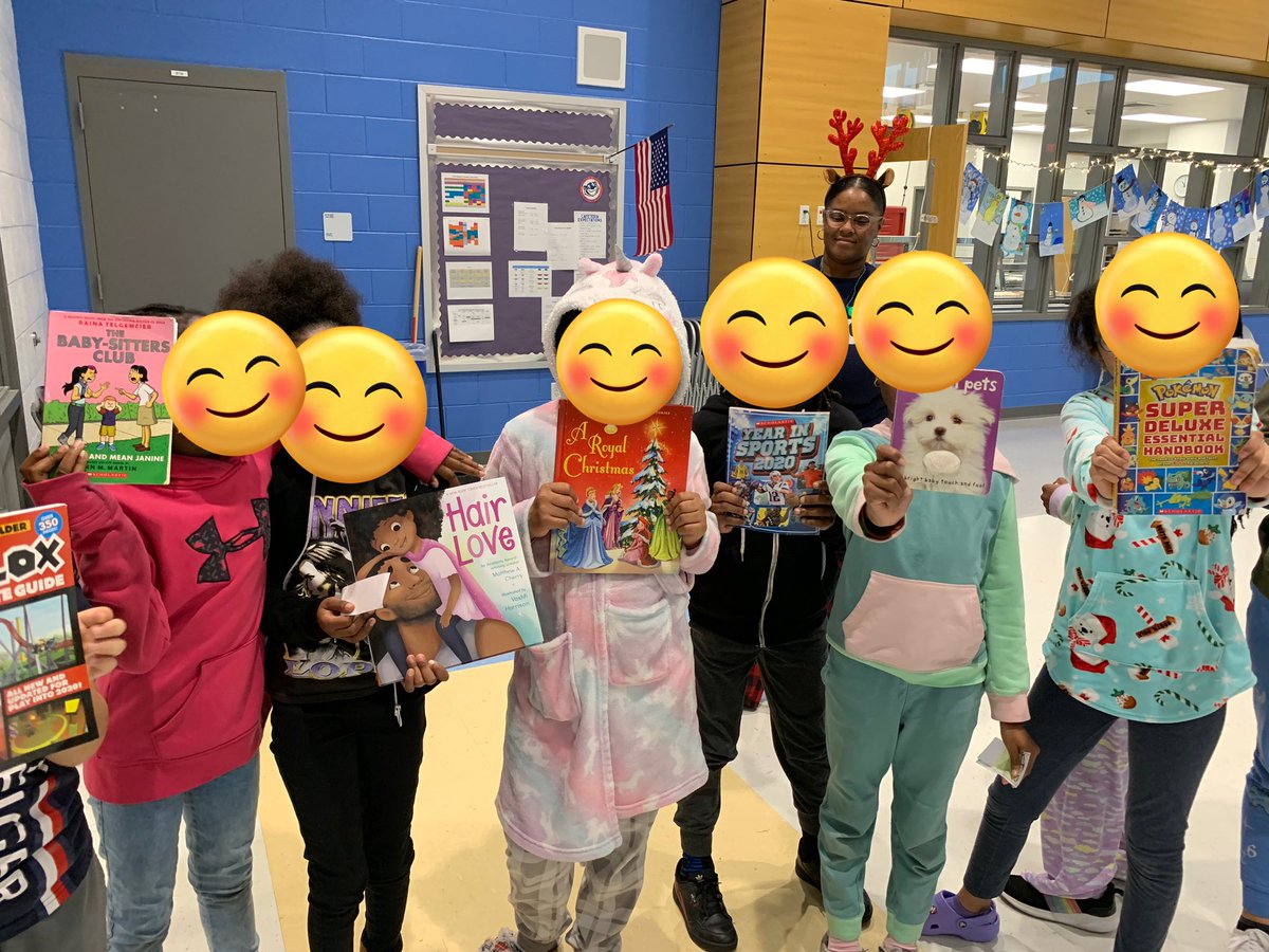 Ms_Dematatis's tweet photo. Our @HarrietTubmanES staff and students are so thankful for @BrosWBooks commitment to equity &amp; their dedication to students to ensure EVERY child received a book. Your generosity lead to a day full of joy, decorating bookmarks, cozy reading &amp; big smiles! We appreciate you! https://t.co/JmYnGjzIE4